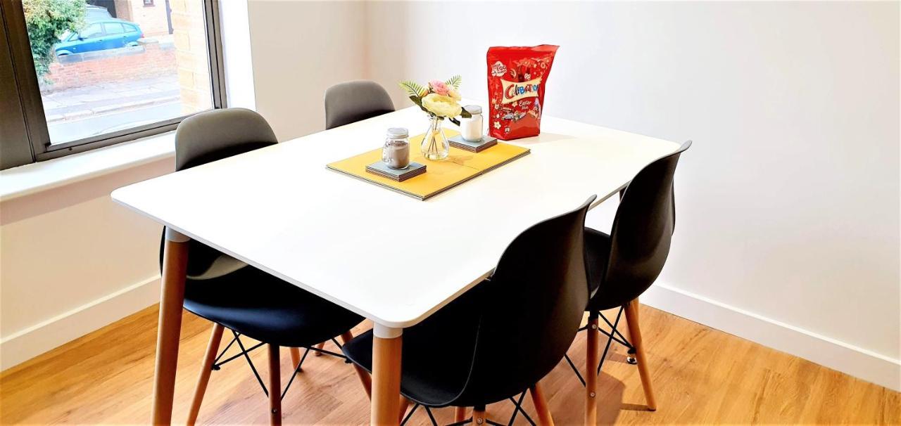 Cliftonville Heights - 2 Bed Home Away From Home Northampton Esterno foto